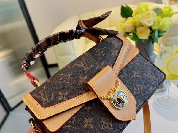 LC333 - Louis Vuitton Women's Fashion Bag