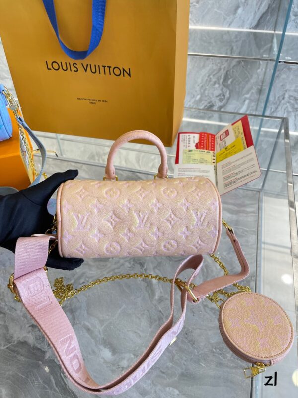 LC335 - Louis Vuitton Women's Fashion Bag