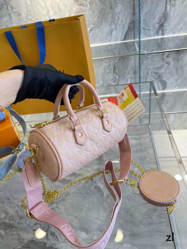 LC335 - Louis Vuitton Women's Fashion Bag