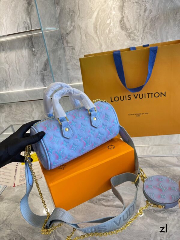LC335 - Louis Vuitton Women's Fashion Bag