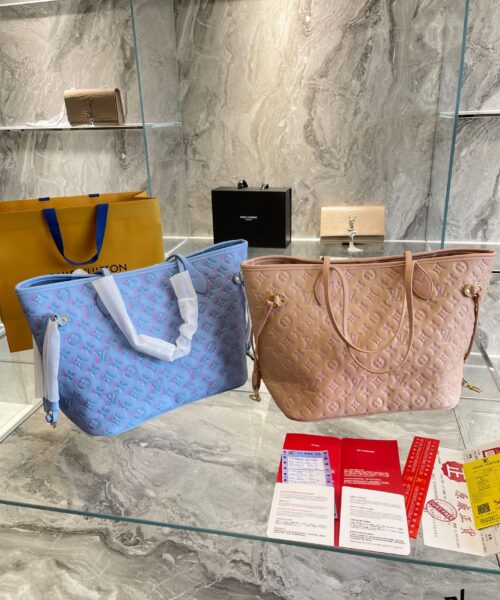LC336 - Louis Vuitton Women's Fashion Bag