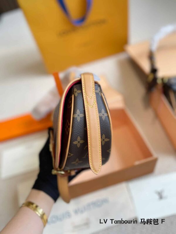 LC337 - Louis Vuitton Women's Fashion Bag