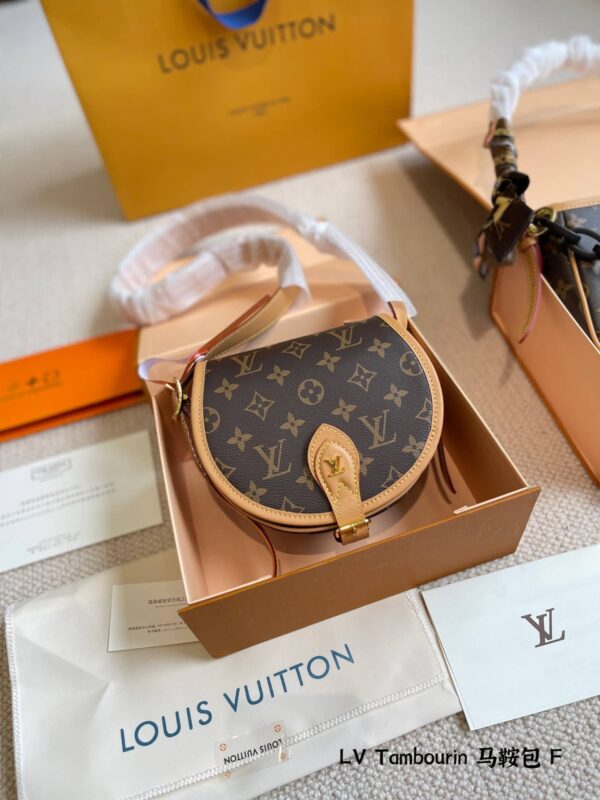 LC337 - Louis Vuitton Women's Fashion Bag