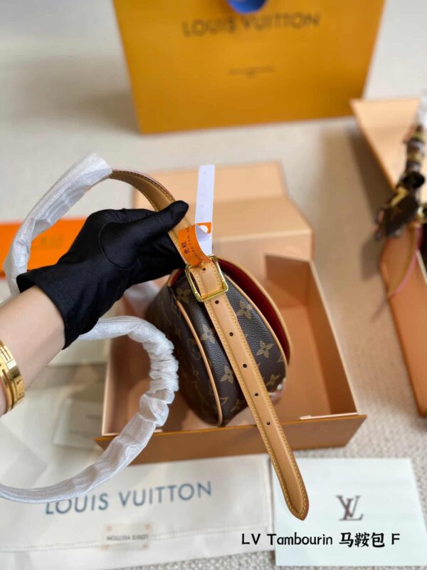 LC337 - Louis Vuitton Women's Fashion Bag