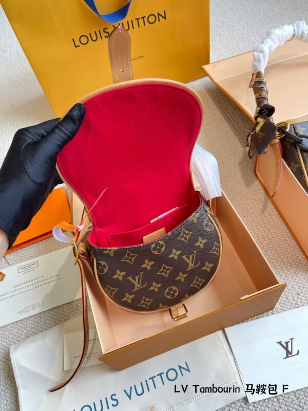 LC337 - Louis Vuitton Women's Fashion Bag