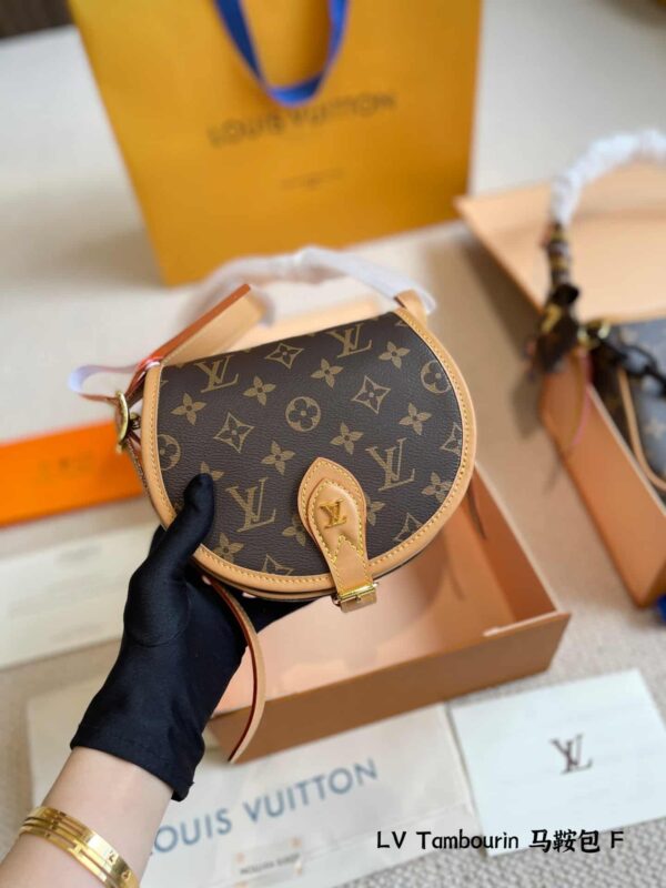 LC337 - Louis Vuitton Women's Fashion Bag