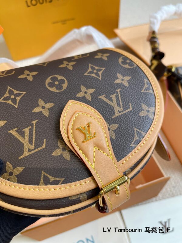 LC337 - Louis Vuitton Women's Fashion Bag