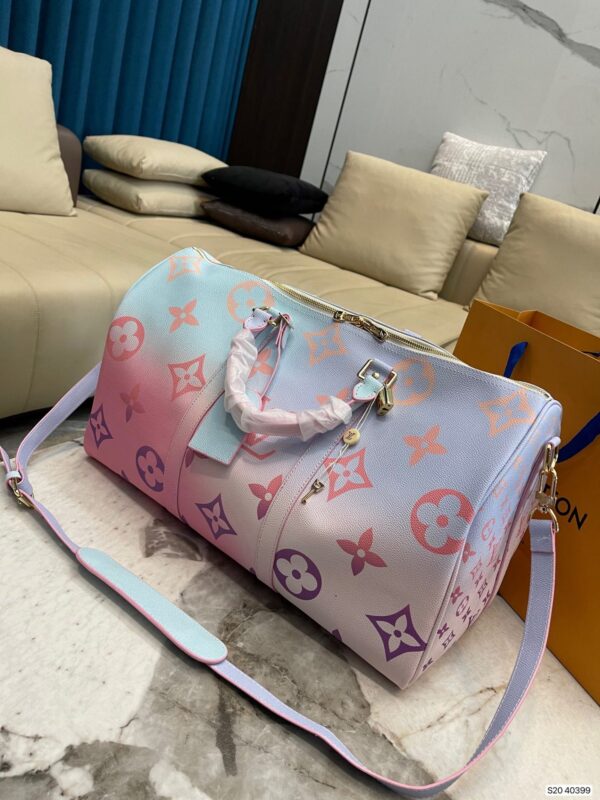 LC341 - Louis Vuitton Women's Fashion Bag