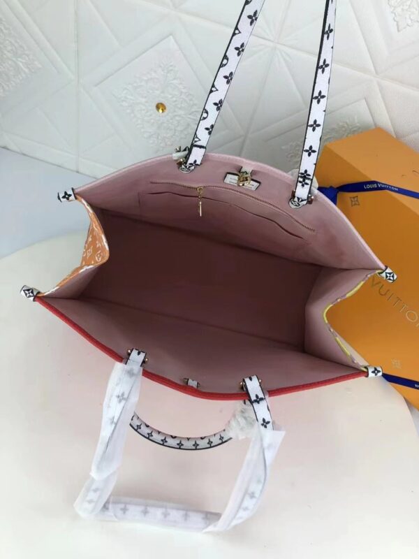 LC343 - Louis Vuitton Women's Fashion Bag