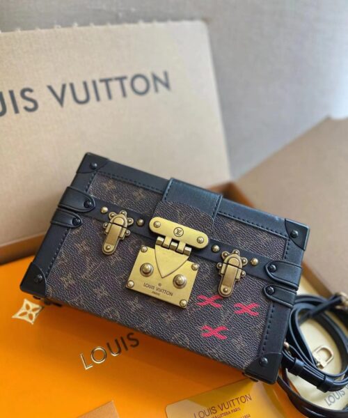 LC345 - Louis Vuitton Women's Fashion Bag