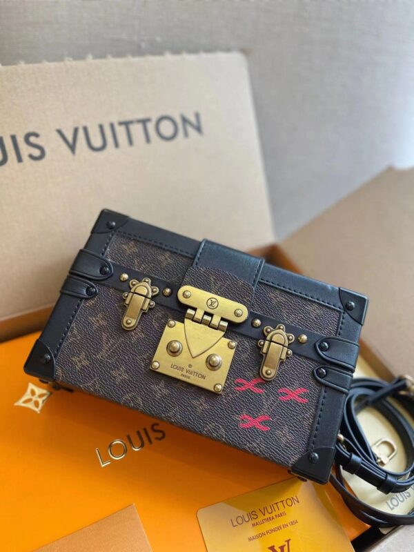 LC345 - Louis Vuitton Women's Fashion Bag