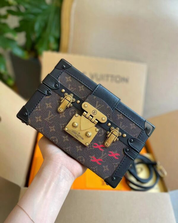 LC345 - Louis Vuitton Women's Fashion Bag