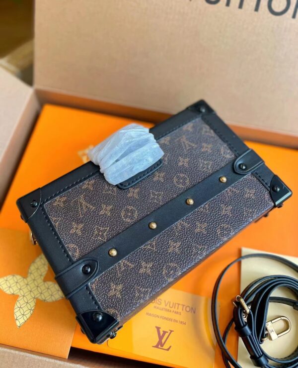 LC345 - Louis Vuitton Women's Fashion Bag