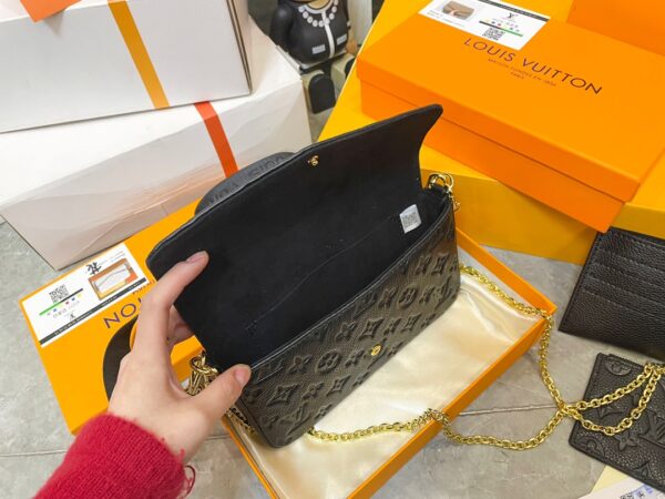LC346 - Louis Vuitton Women's Fashion Bag