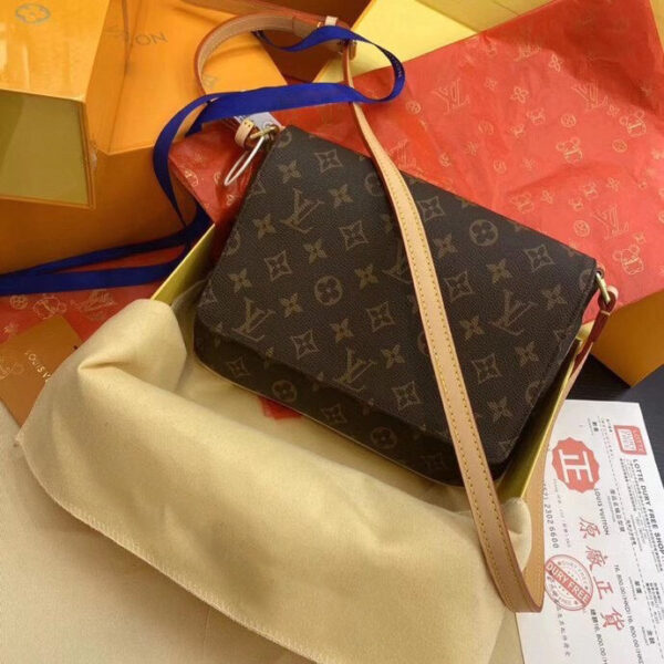LC36 - Louis Vuitton Women's Fashion Bag
