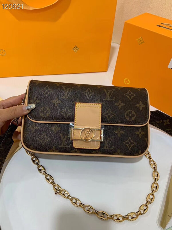 LC38 - Louis Vuitton Women's Fashion Bag