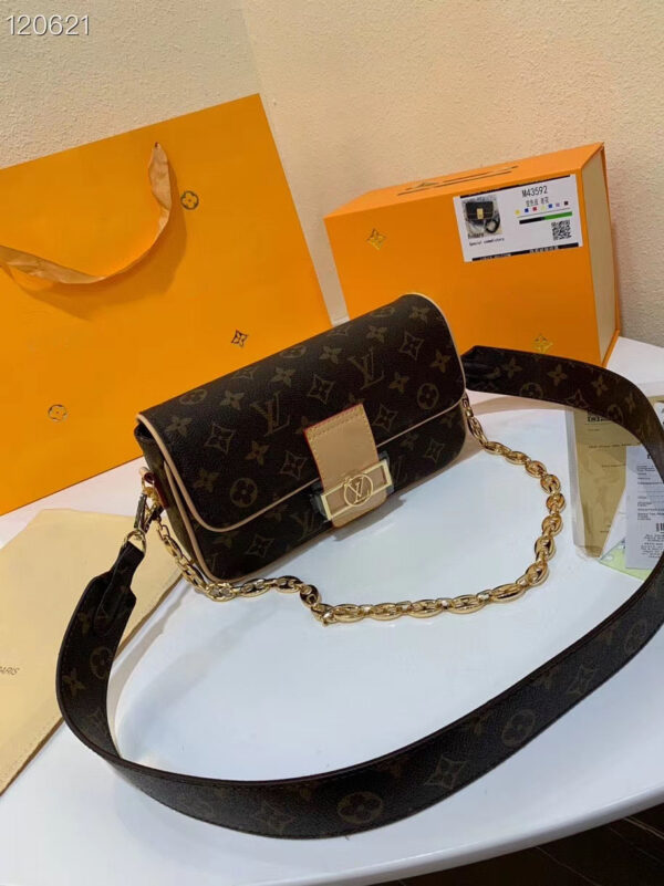 LC38 - Louis Vuitton Women's Fashion Bag