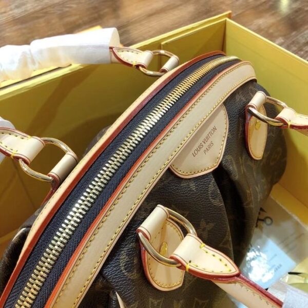 LC39 - Louis Vuitton Women's Fashion Bag