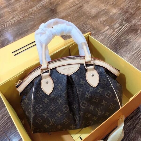 LC39 - Louis Vuitton Women's Fashion Bag