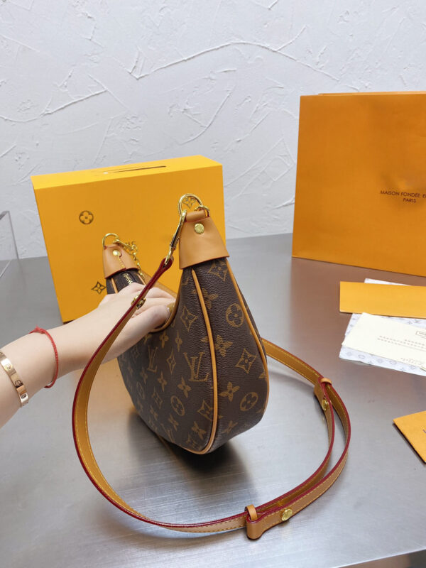 LC4052 - Louis Vuitton Women's Fashion Bag