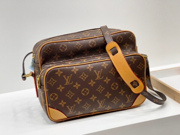 LC4081 - Louis Vuitton Women's Fashion Bag