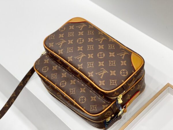LC4081 - Louis Vuitton Women's Fashion Bag