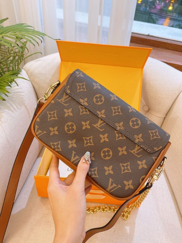 LC4084 - Louis Vuitton Women's Fashion Bag