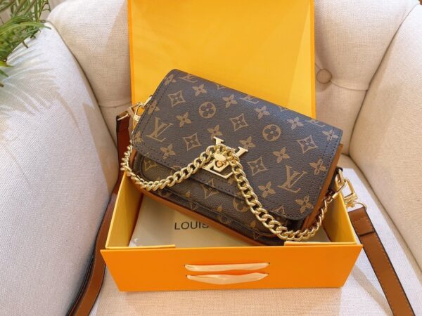 LC4084 - Louis Vuitton Women's Fashion Bag