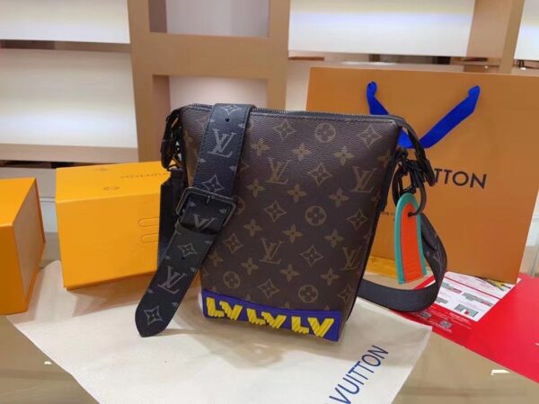 LC4090 - Louis Vuitton Women's Fashion Bag
