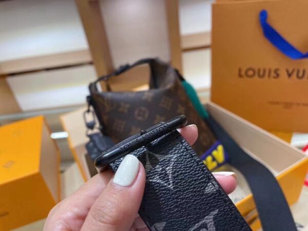 LC4090 - Louis Vuitton Women's Fashion Bag