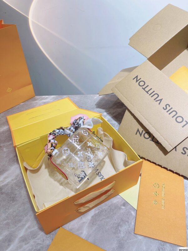 LC4093 - Louis Vuitton Women's Fashion Bag