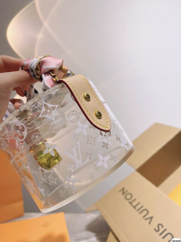LC4093 - Louis Vuitton Women's Fashion Bag