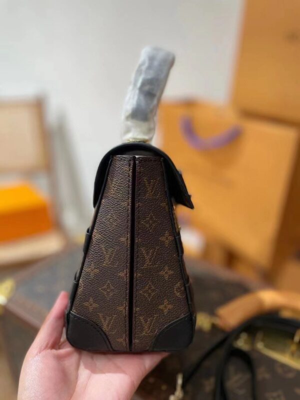 LC4098 - Louis Vuitton Women's Fashion Bag