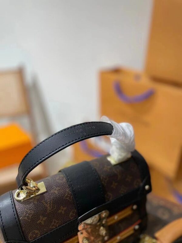 LC4098 - Louis Vuitton Women's Fashion Bag