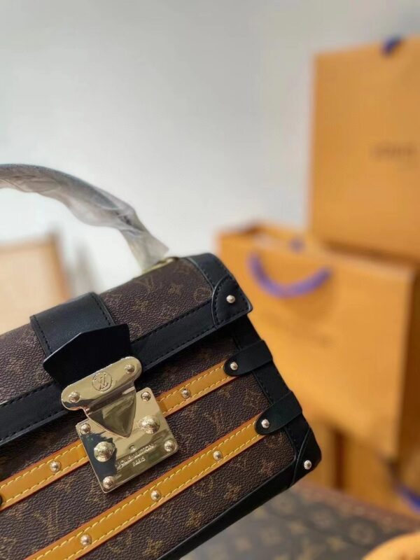 LC4098 - Louis Vuitton Women's Fashion Bag