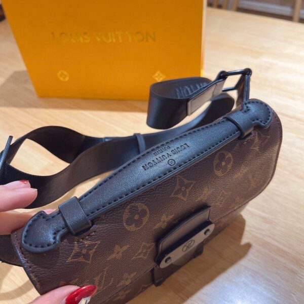 LC4099 - Louis Vuitton Women's Fashion Bag