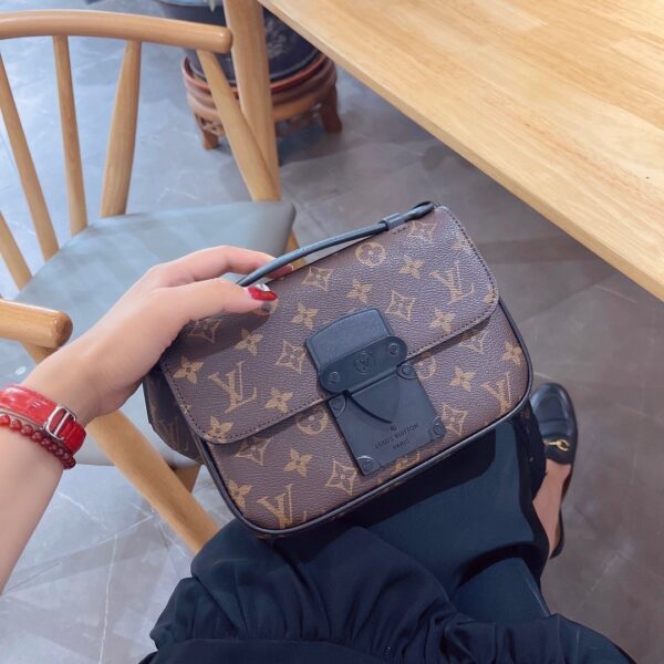 LC4099 - Louis Vuitton Women's Fashion Bag