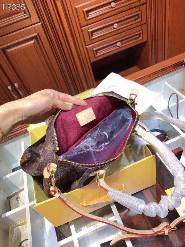 LC41 - Louis Vuitton Women's Fashion Bag