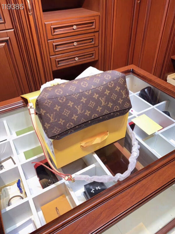 LC41 - Louis Vuitton Women's Fashion Bag