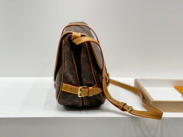 LC4101 - Louis Vuitton Women's Fashion Bag