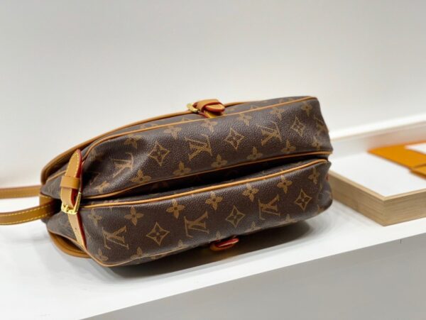 LC4101 - Louis Vuitton Women's Fashion Bag