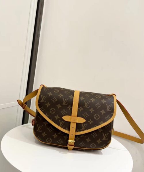 LC4101 - Louis Vuitton Women's Fashion Bag