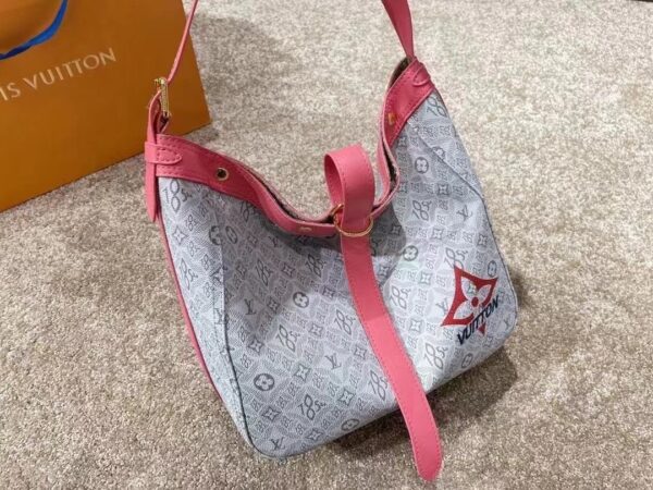 LC4102 - Louis Vuitton Women's Fashion Bag