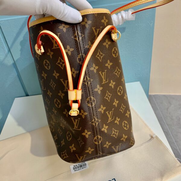 LC44 - Louis Vuitton Women's Fashion Bag