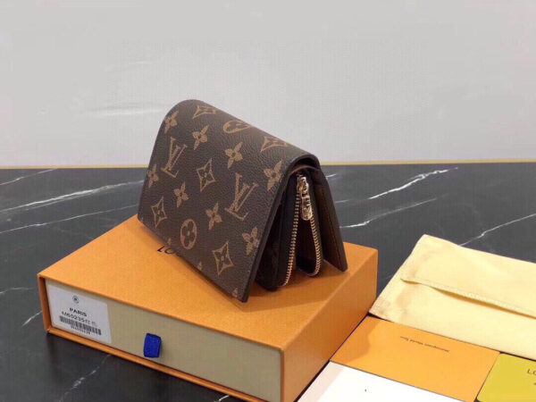 LC46 - Louis Vuitton Women's Fashion Bag