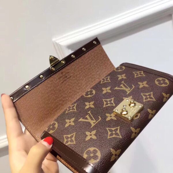 LC48 - Louis Vuitton Women's Fashion Bag