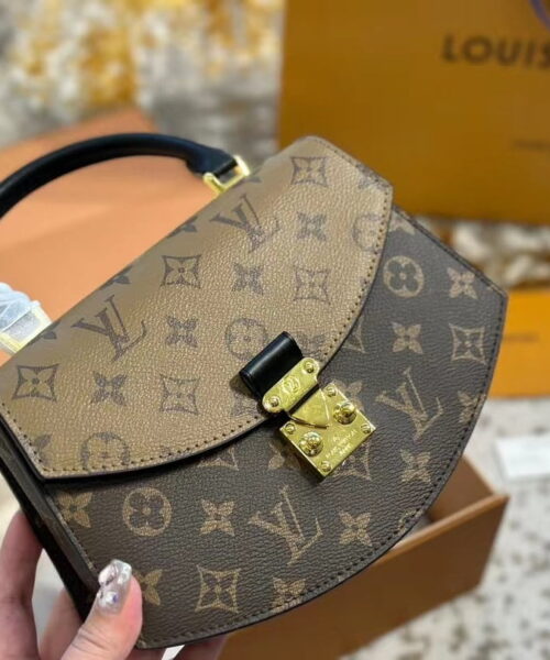 LC569 – Women’s Fashion Bag