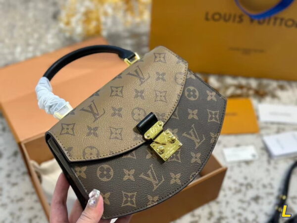 LC569 – Women’s Fashion Bag
