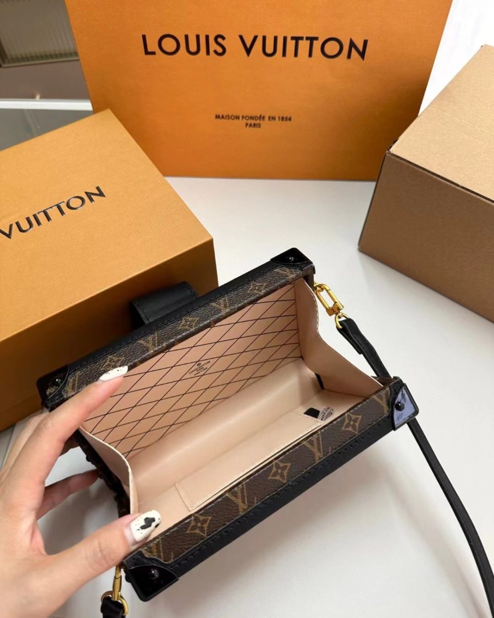 LC572 – Women’s Fashion Bag