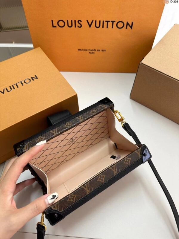 LC572 – Women’s Fashion Bag